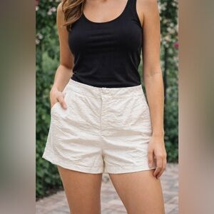 Banana Republic Rectangular Hampton Fit
Embroidered 100% Cotton Shorts Size 12